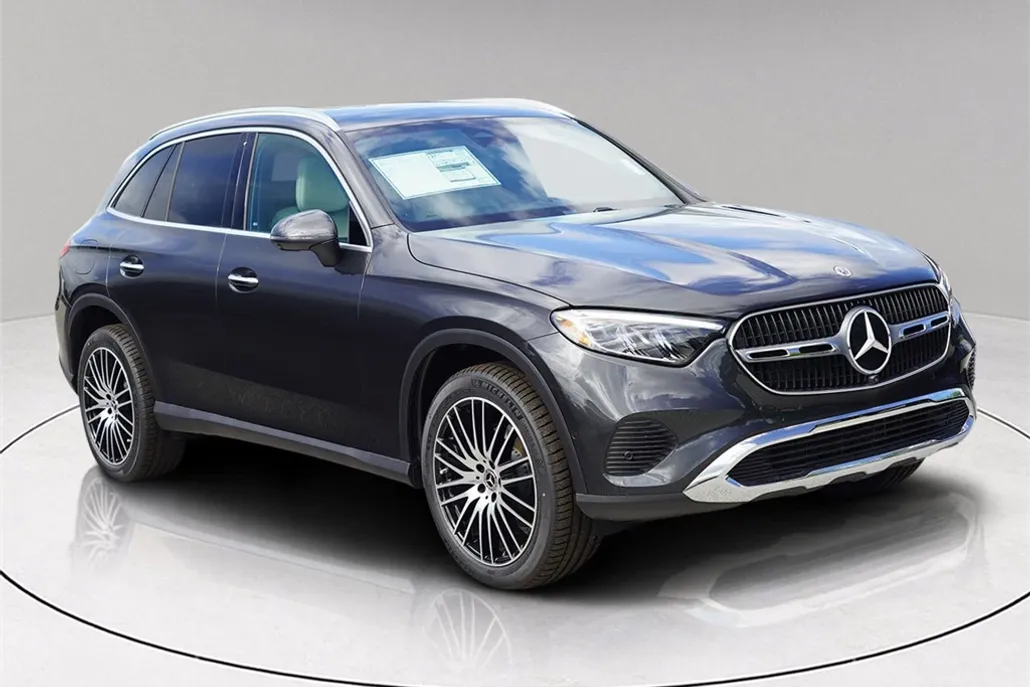 2025 Mercedes Benz GLC 300 photo 1