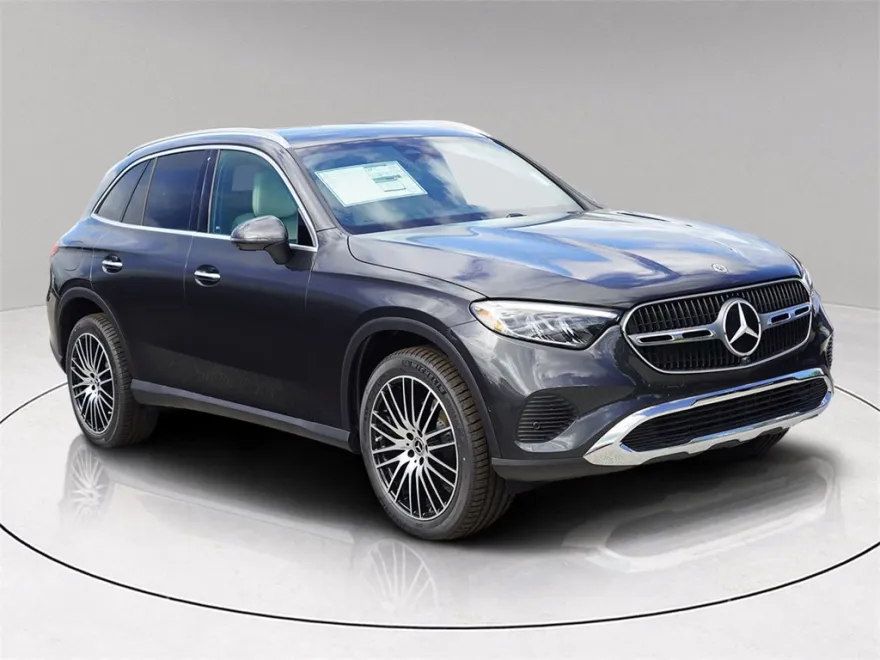 2025 Mercedes Benz GLC 300 photo 1