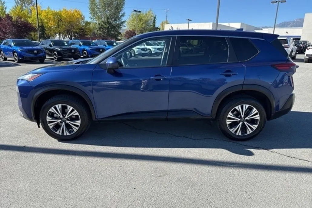 2023 Nissan Rogue SV photo 1
