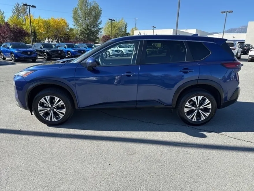 2023 Nissan Rogue SV photo 1