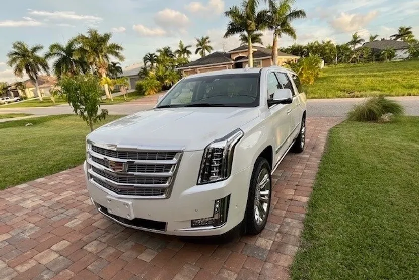 2018 Cadillac Escalade ESV Premium Luxury photo 1