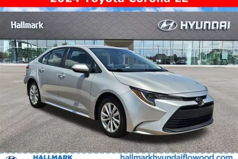 2024 Toyota Corolla LE photo 1