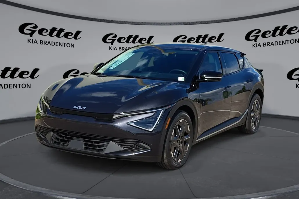 2025 Kia EV6 Light photo 1