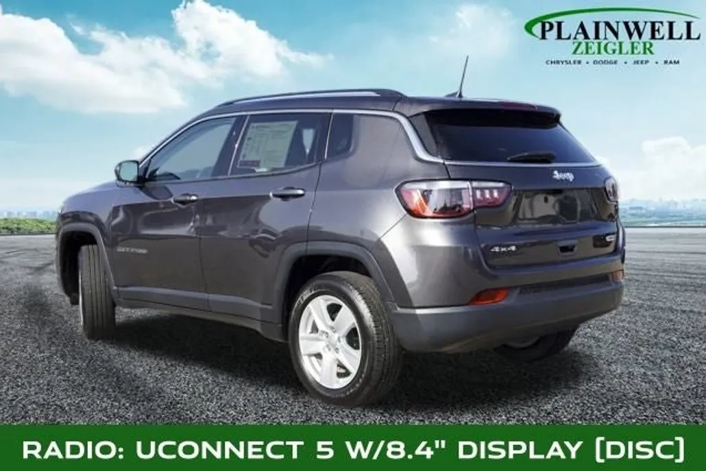 2022 Jeep Compass Latitude photo 1