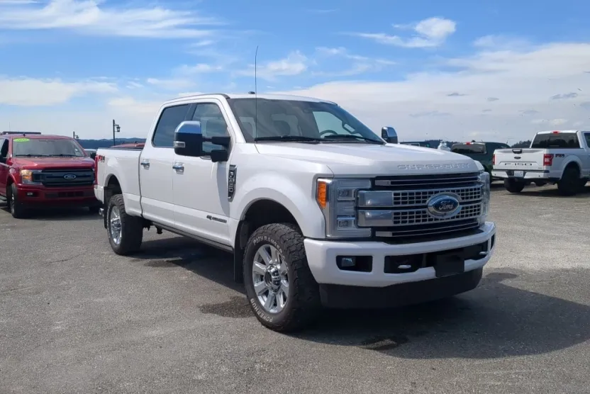 2017 Ford F-350 Platinum photo 1