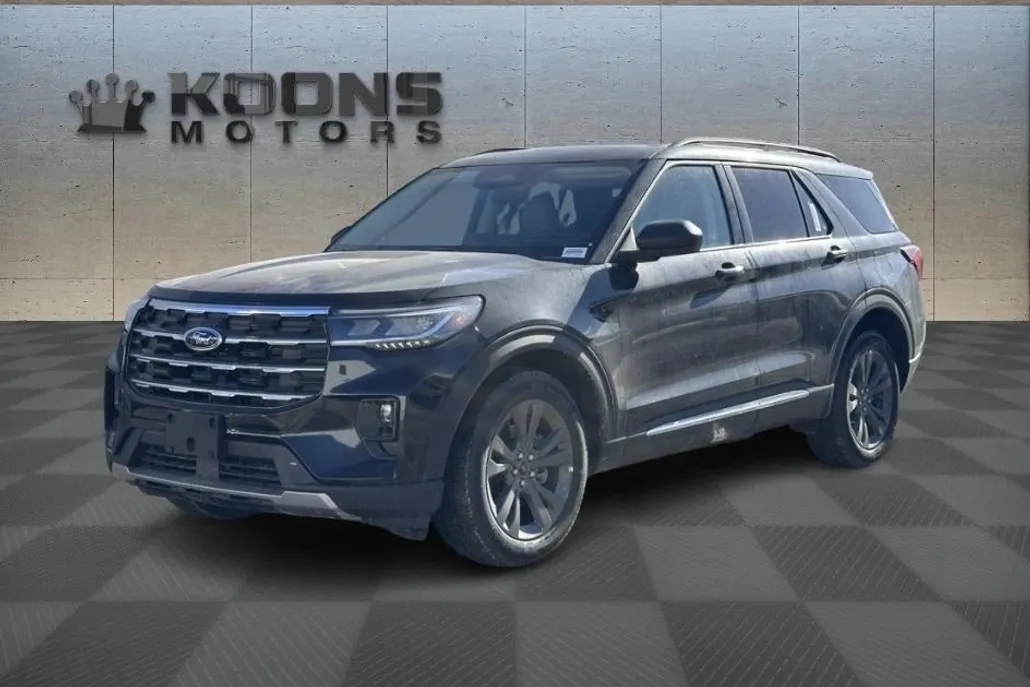 2025 Ford Explorer photo 1