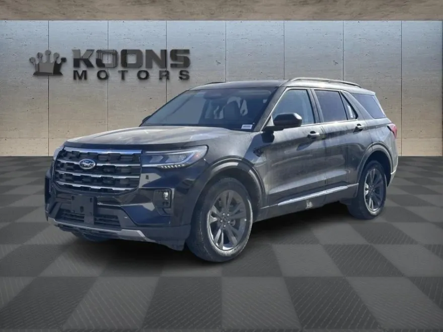 2025 Ford Explorer photo 1