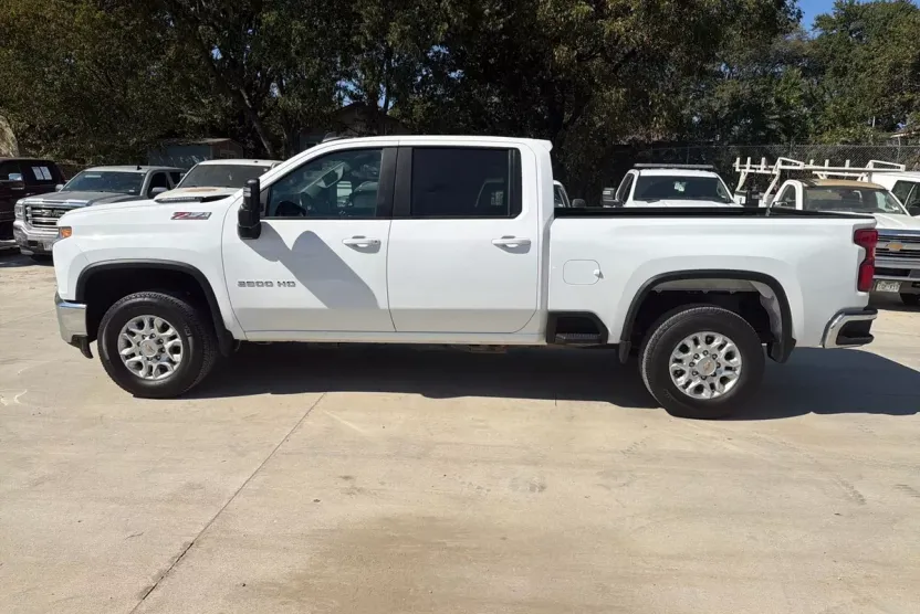 2023 Chevrolet Silverado 2500HD LT photo 1