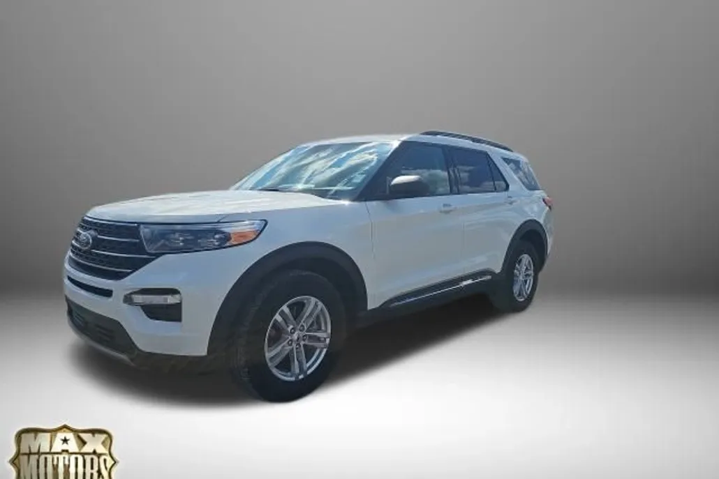 2023 Ford Explorer XLT photo 1