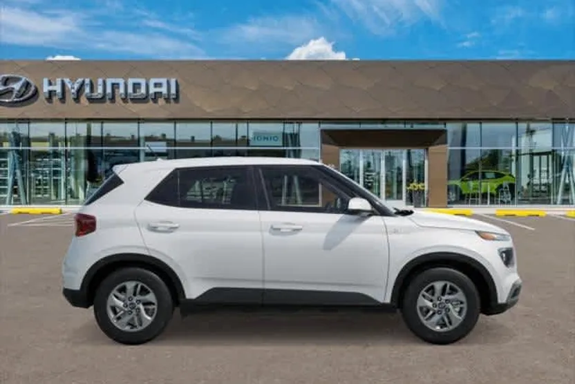2025 Hyundai Venue SE photo 1