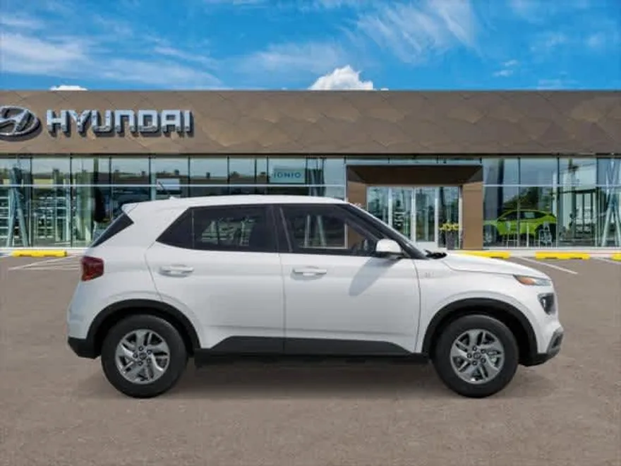 2025 Hyundai Venue SE photo 1