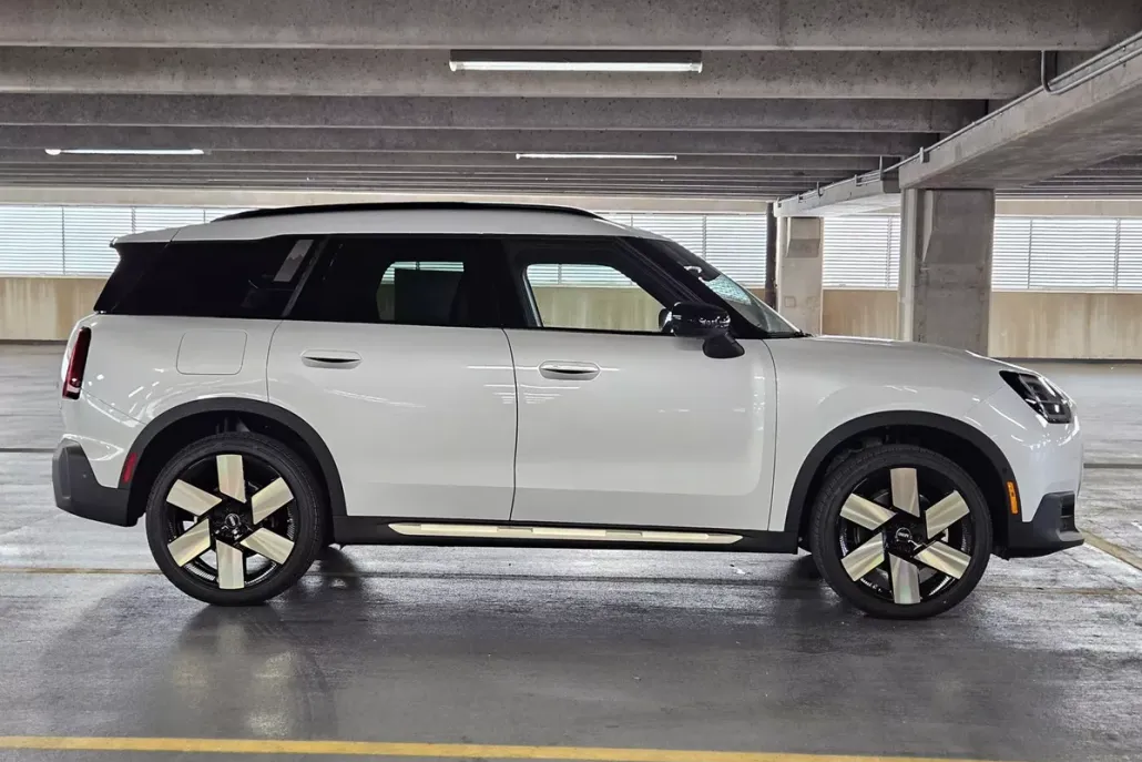 2025 Mini Countryman S photo 1