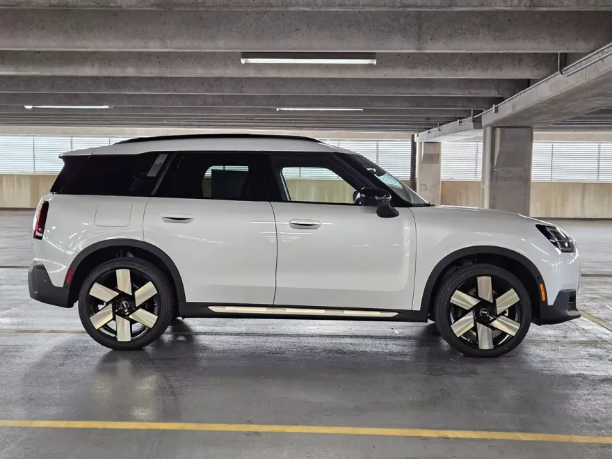2025 Mini Countryman S photo 1