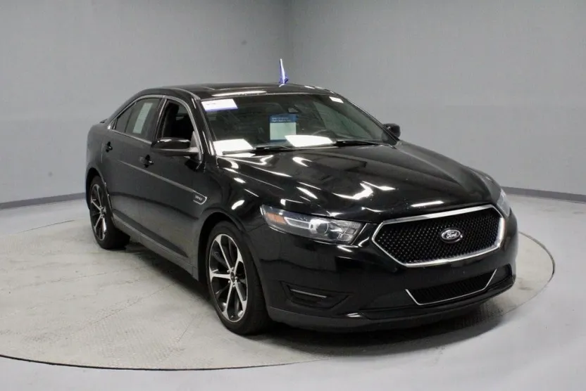 2016 Ford Taurus SHO photo 1