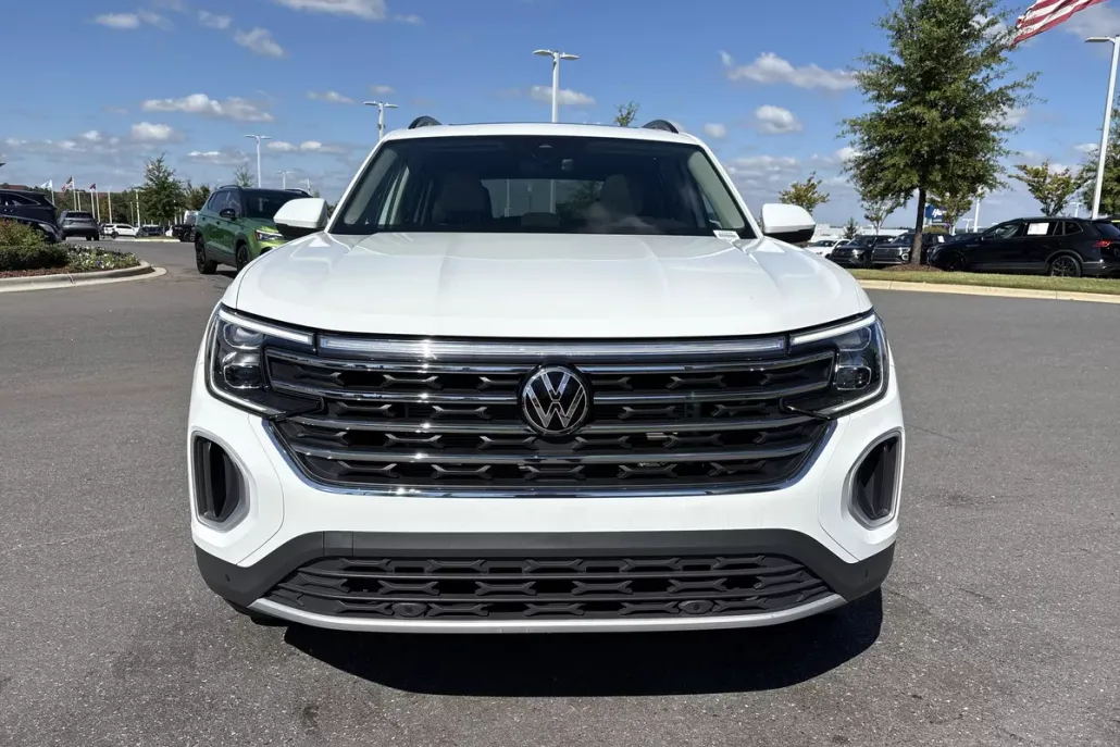 2024 Volkswagen Atlas SE Technology photo 1