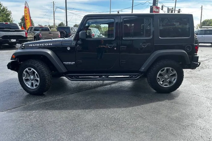 2013 Jeep Wrangler Unlimited Rubicon photo 1