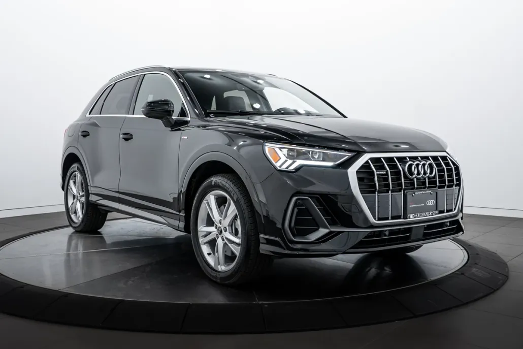 2024 Audi Q3 S line Premium Plus photo 1