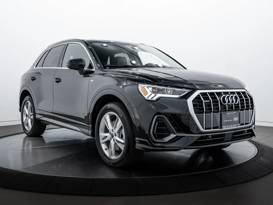 2024 Audi Q3 S line Premium Plus photo 1