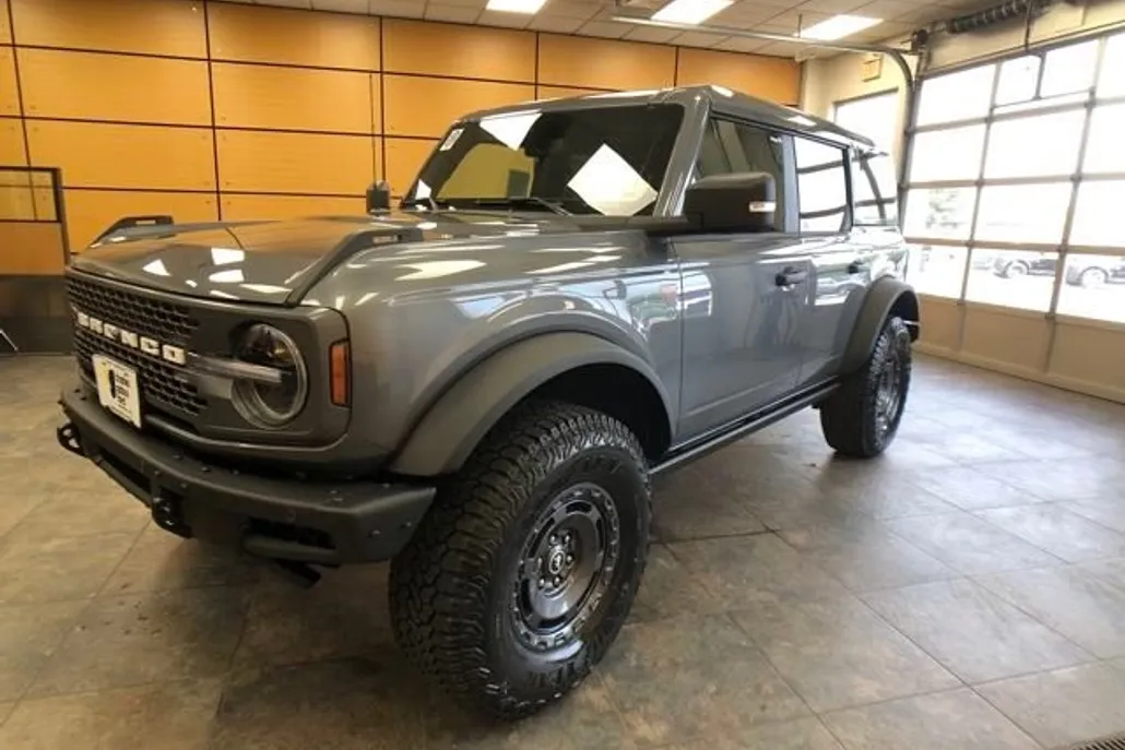 2025 Ford Bronco Badlands photo 1