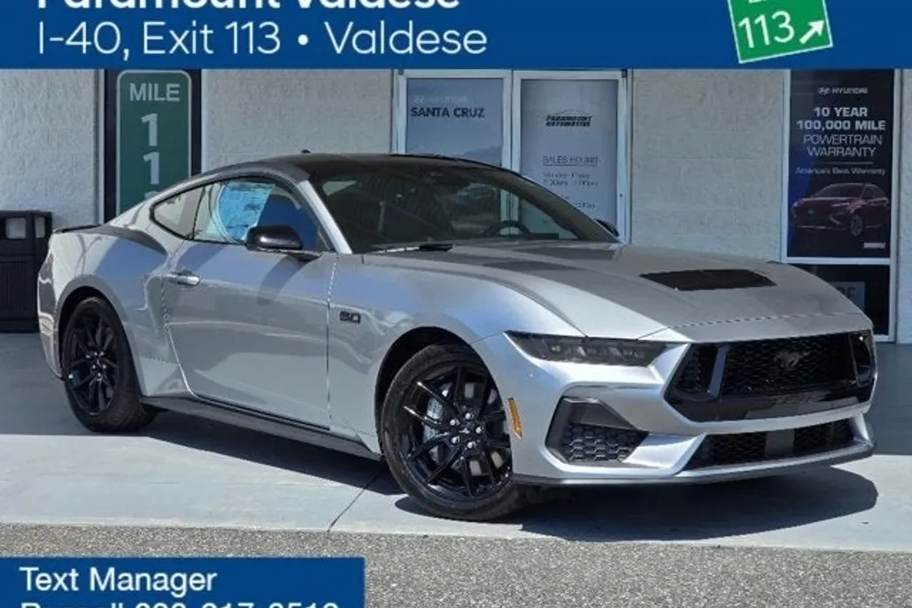 2025 Ford Mustang GT photo 1