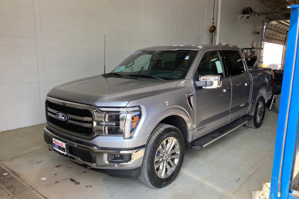 2025 Ford F-150 Lariat photo 1