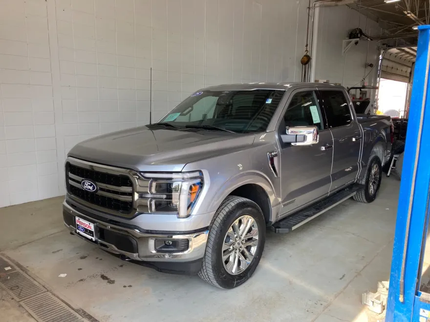 2025 Ford F-150 Lariat photo 1