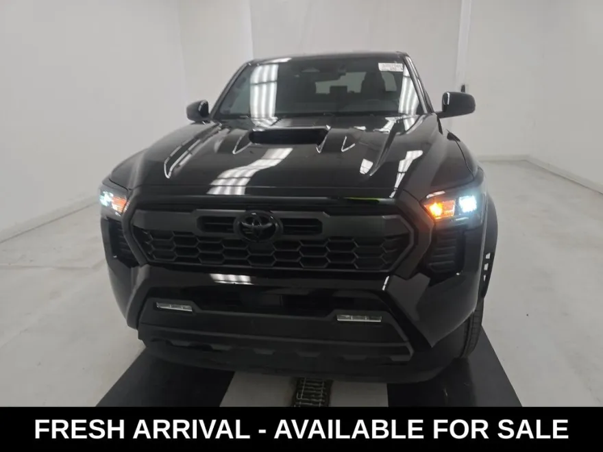 2024 Toyota Tacoma TRD Sport photo 1