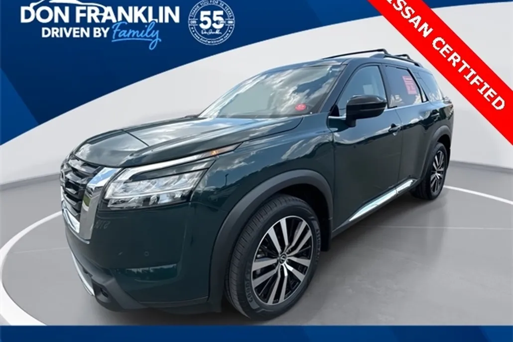 2023 Nissan Pathfinder Platinum photo 1
