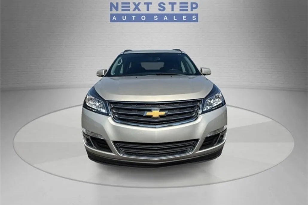 2016 Chevrolet Traverse 2LT photo 1
