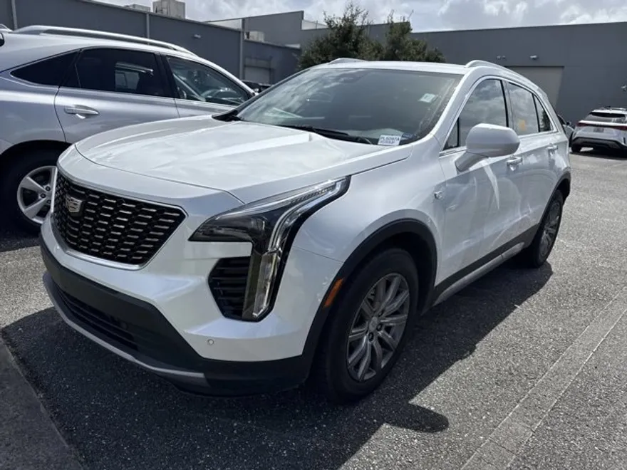 2020 Cadillac XT4 Premium Luxury photo 1