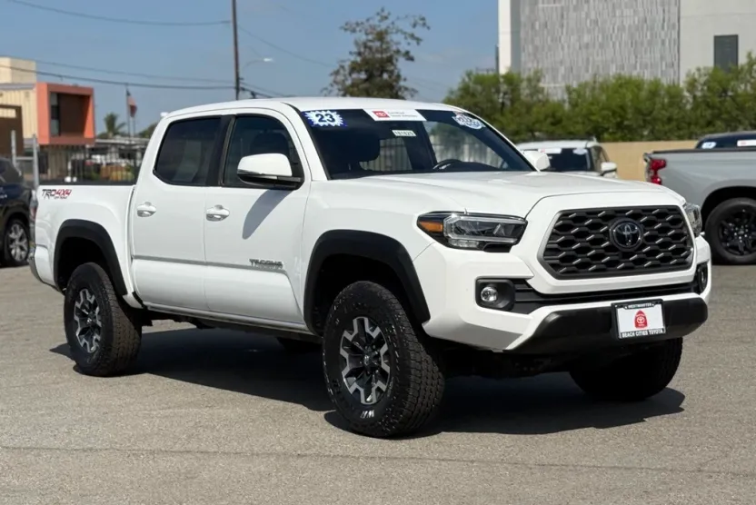 2023 Toyota Tacoma TRD Off-Road photo 1