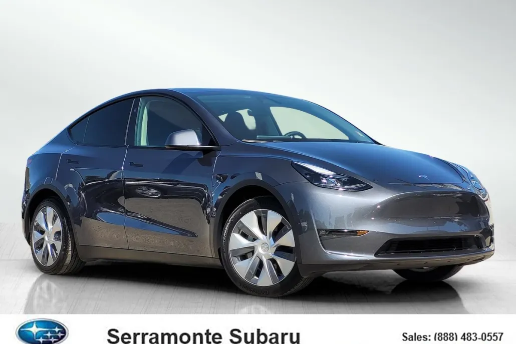 2023 Tesla Model Y Long Range photo 1