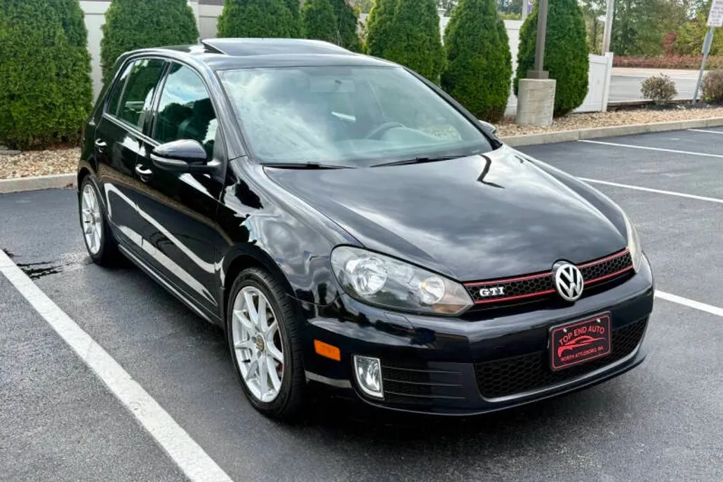 2010 Volkswagen Golf GTI photo 1