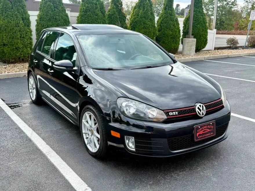 2010 Volkswagen Golf GTI photo 1
