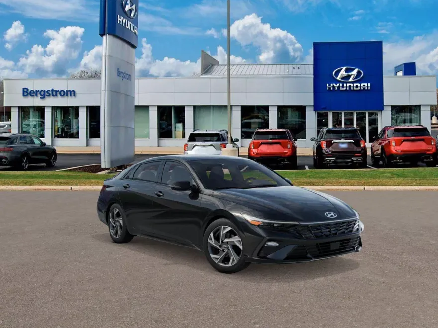 2025 Hyundai Elantra SEL Sport photo 1