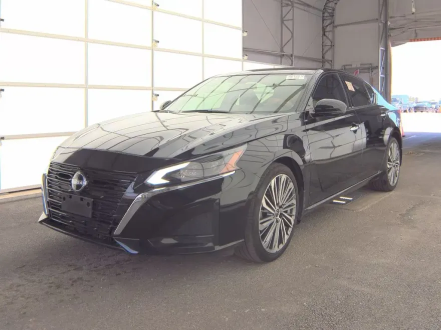 2023 Nissan Altima 2.5 SL photo 1