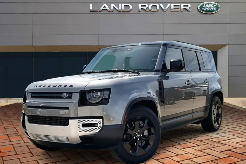 2025 Land Rover Defender 110 S photo 1