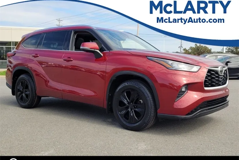 2020 Toyota Highlander XLE photo 1