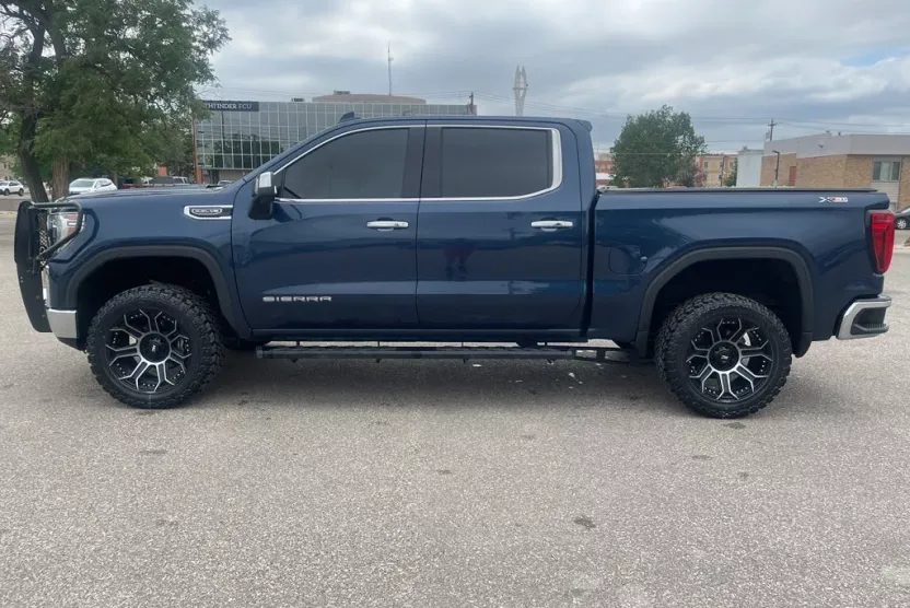 2020 Gmc Sierra SLT photo 1