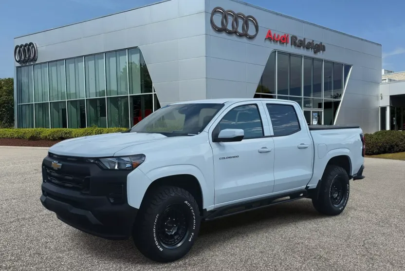 2024 Chevrolet Colorado Work Truck photo 1