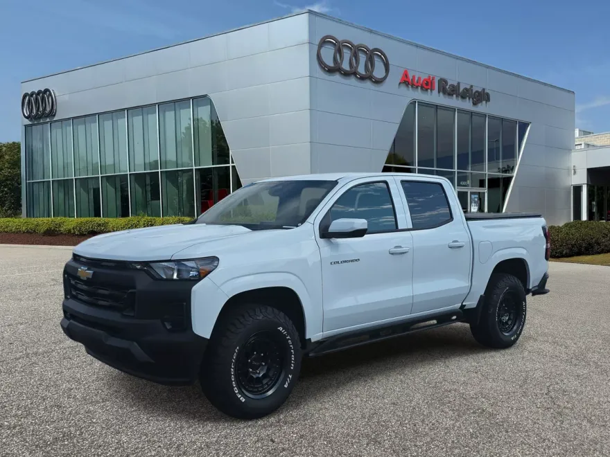 2024 Chevrolet Colorado Work Truck photo 1