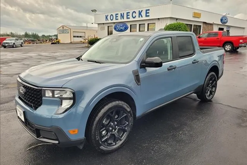 2025 Ford Maverick XLT photo 1