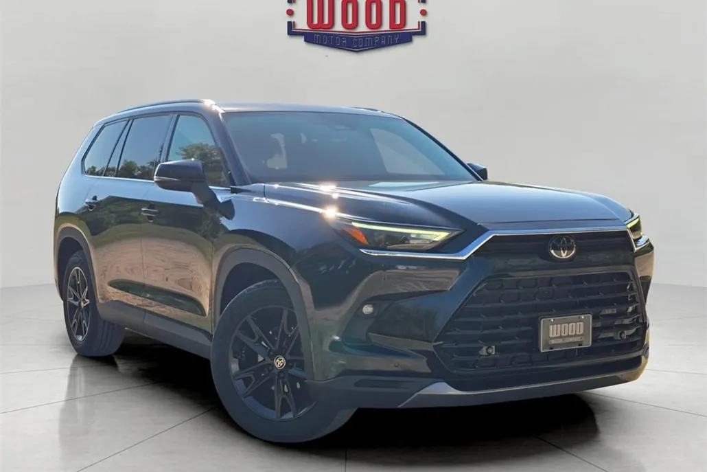 2024 Toyota Grand Highlander XLE photo 1