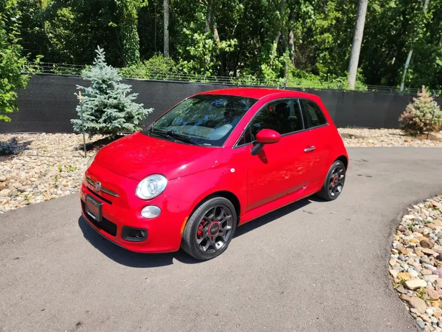 2015 Fiat 500 Sport photo 1