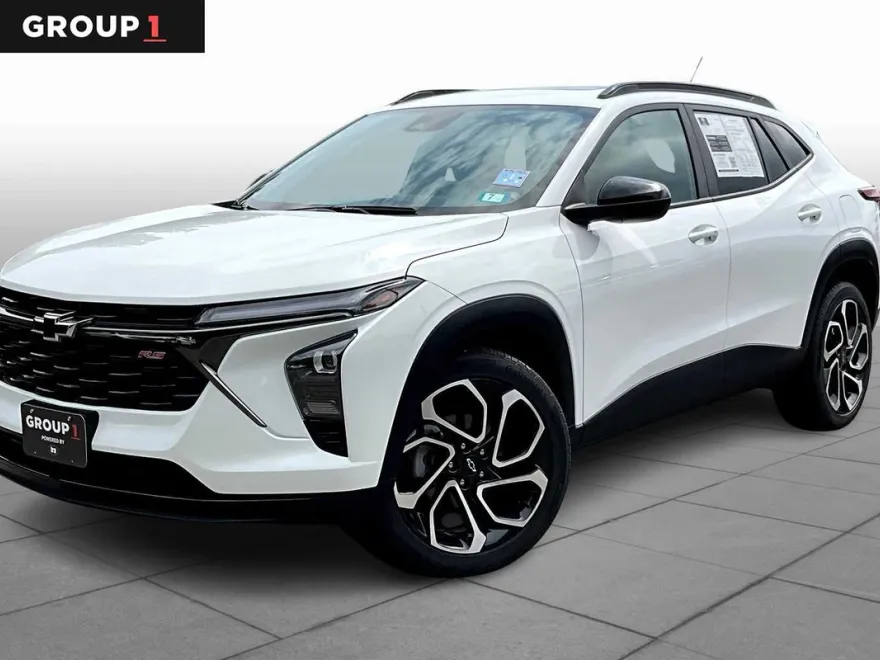 2024 Chevrolet Trax photo 1