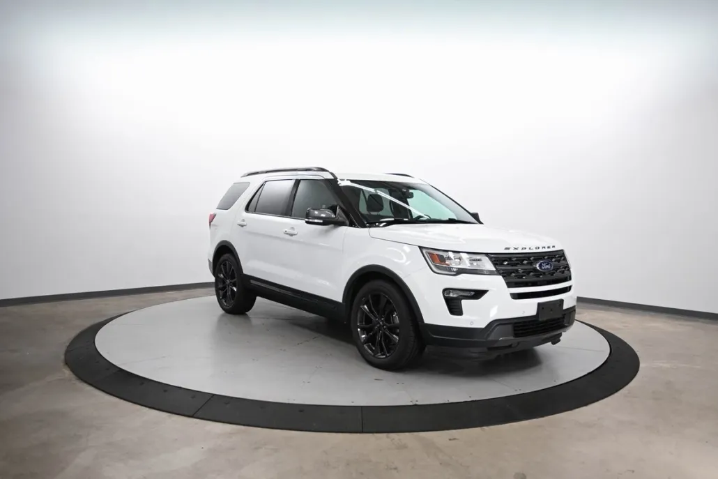 2019 Ford Explorer XLT photo 1