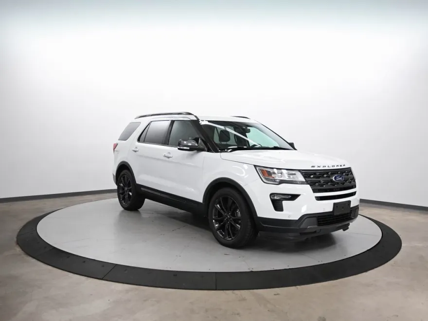 2019 Ford Explorer XLT photo 1