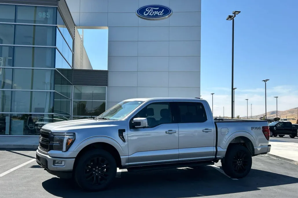 2024 Ford F-150 Lariat photo 1