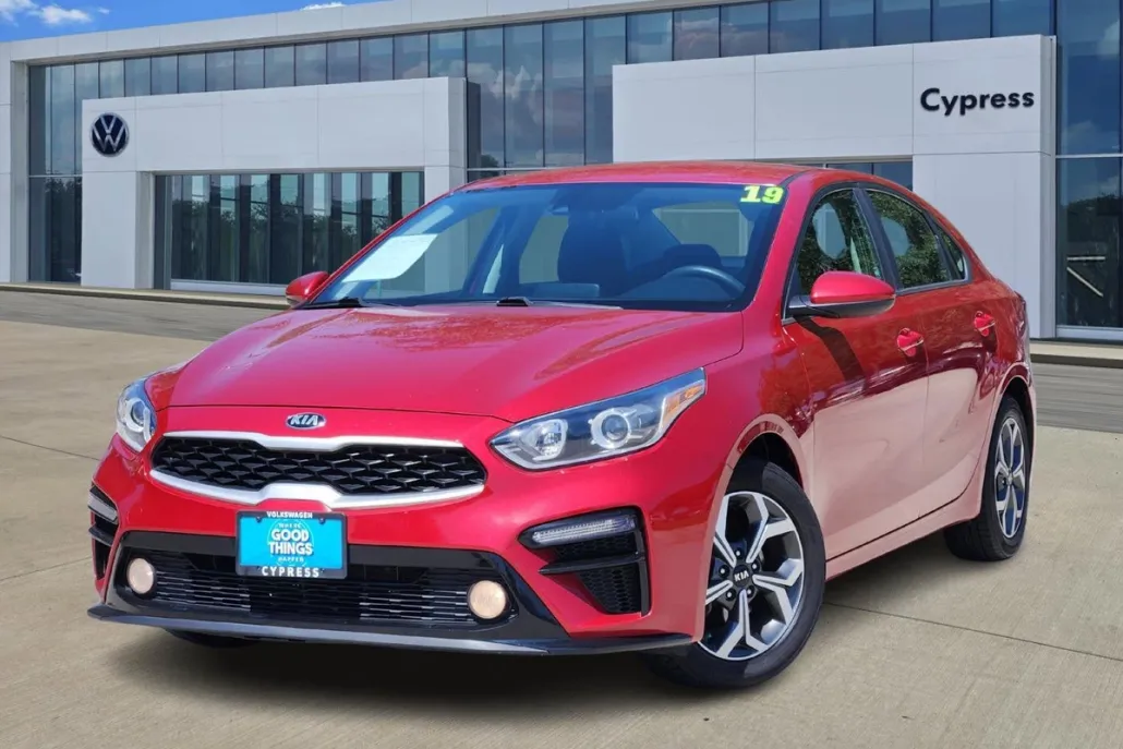 2019 Kia Forte LXS photo 1