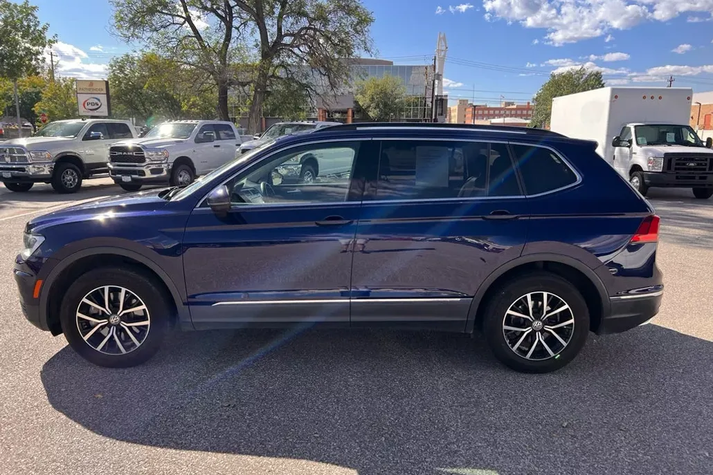 2021 Volkswagen Tiguan SE photo 1